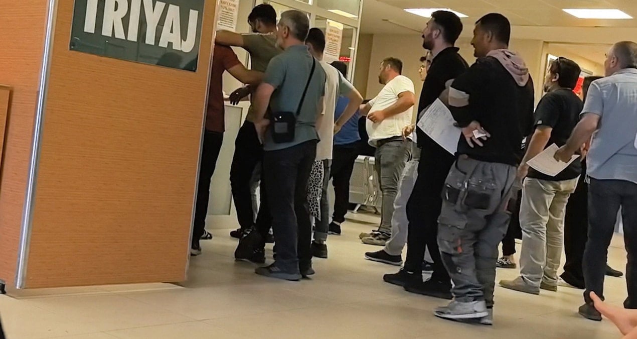 bursada-onlarca-fabrika-iscisi-hastanelik-oldu-fUkTVMZf.jpg