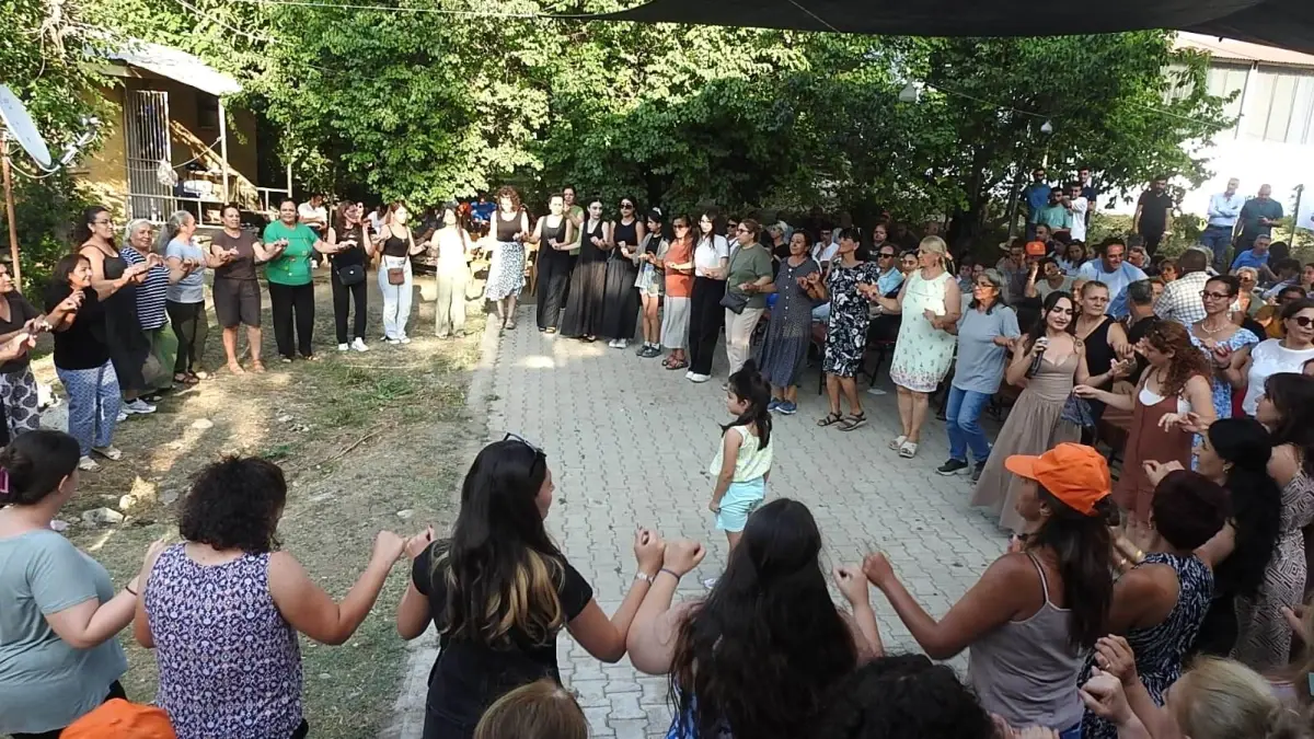 tatlisuda-cilek-ve-bogurtlen-festivali-coskusu-lx1OMknn.jpg