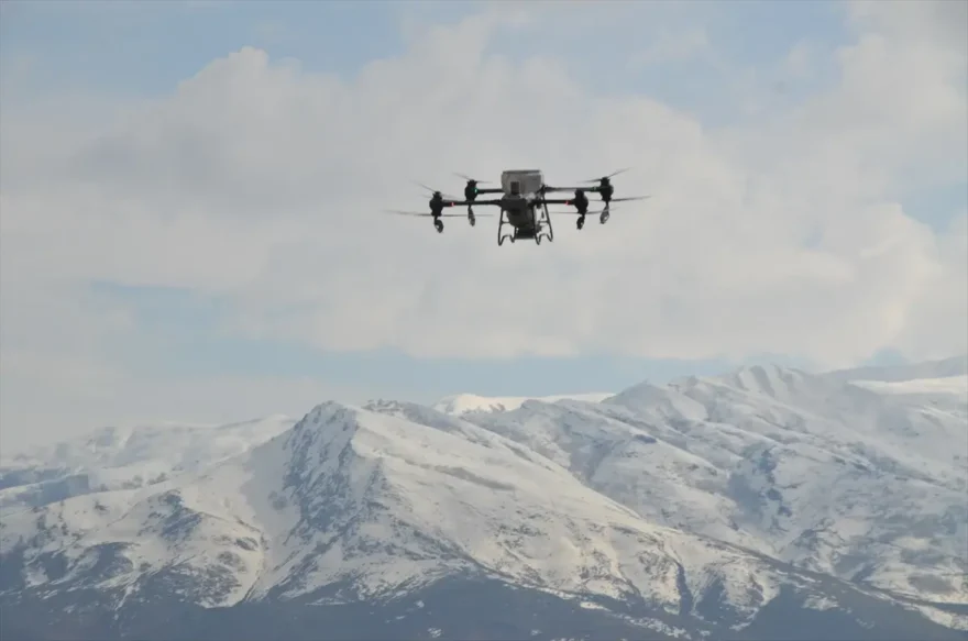 Muş’ta Dron Teknolojisiyle Gübreleme Uygulaması Başladı