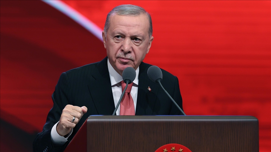 Cumhurbaşkanı Erdoğan: Rakiplerimiz koltuk kavgası veriyor, biz Türkiye’yi geleceğe hazırlıyoruz