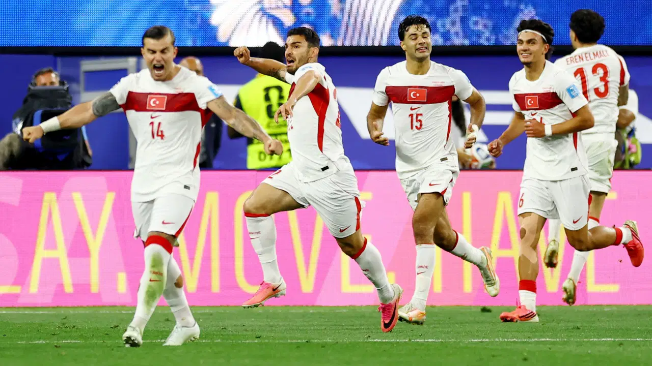 A milli futbol takimi dunya siralamasinda geriye dustu aEnKmmrU