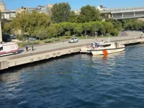 Halicte denize dustu gemi personelinin cesedine ulasildi hRPXdzvd