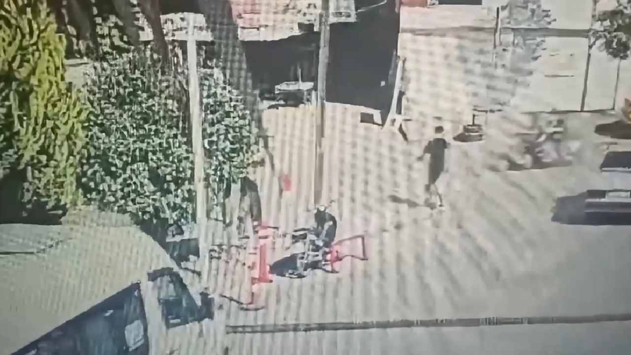 Istanbulda dehset anlari eski nisanlisiyla birlikte olan cocukluk arkadasina kursun yagdirdi m1SrPP8J