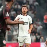 Salih ozcandan takim arkadaslarina ovgu LlTSyN9Q